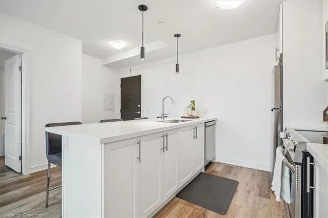 Additional image 15 of 2750 King St Unit 404