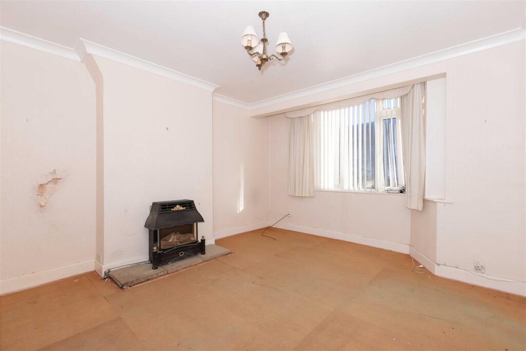 Additional image 4 of King Edward Avenue, Worthing, BN14 8DG