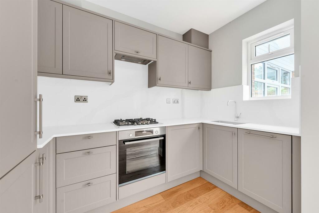 Additional image 2 of Oxhawth Crescent, Bromley