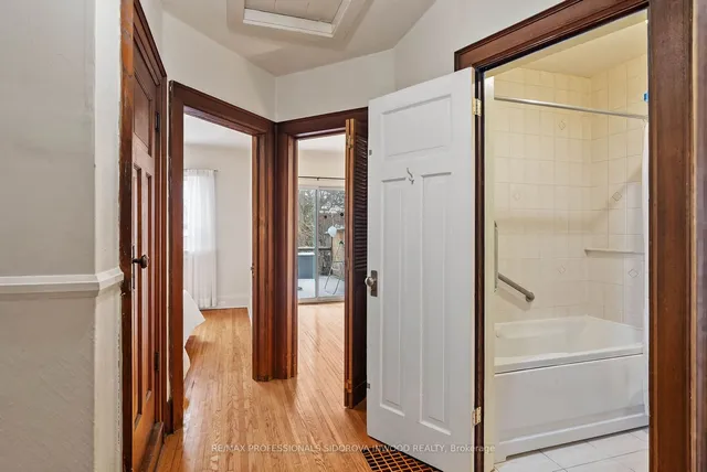 Additional image 7 of 582 Willard Ave