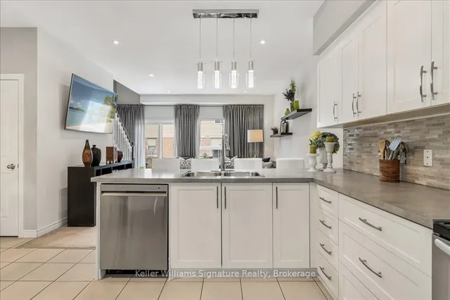 Additional image 10 of 6 1/2 Kopperfield Lane