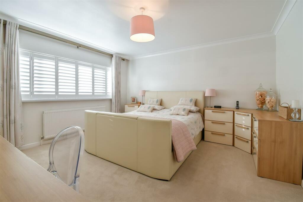 Additional image 8 of Highlight Lane, Barry