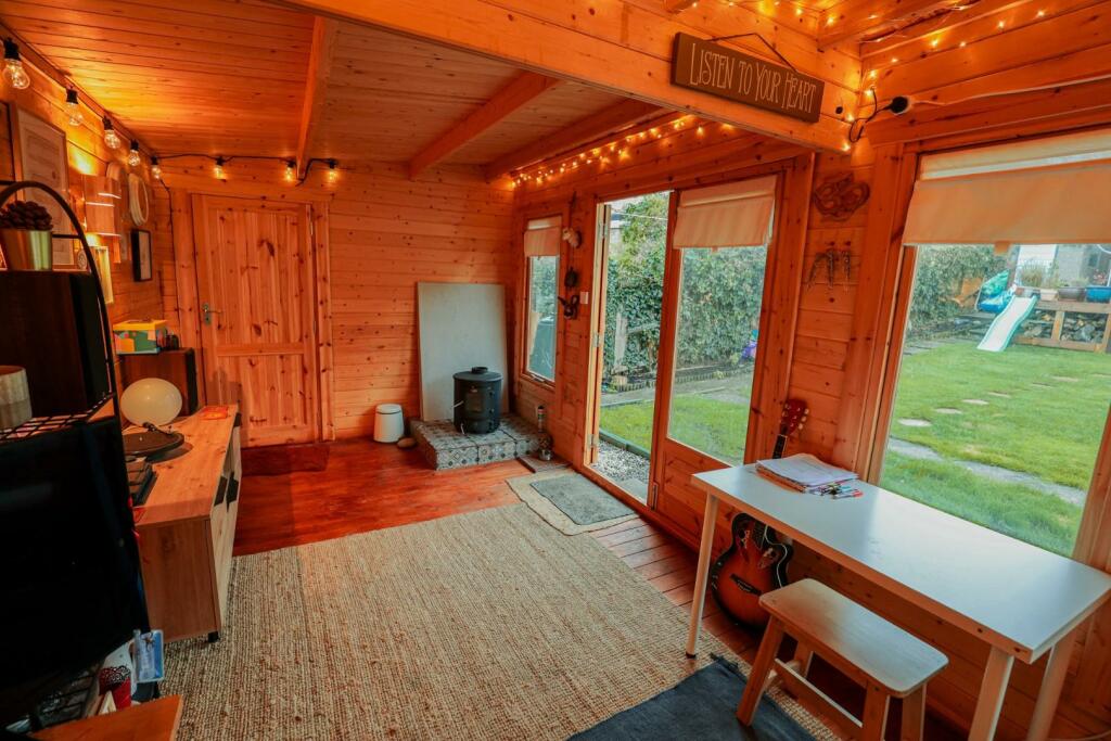 Additional image 10 of 2 Eurgan Close, Llantwit Major, Vale Of Glamorgan, CF61 1QY