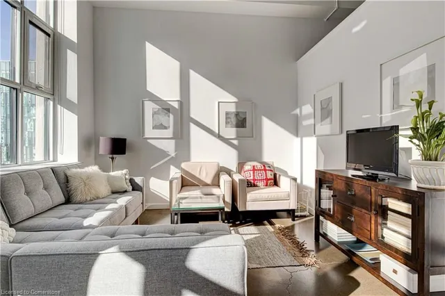 Additional image 13 of 410 King St Unit 412