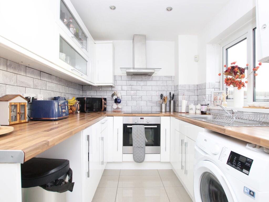 Additional image 5 of Heol Bryn Heulog, Llantwit Fadre, CF38 2EJ