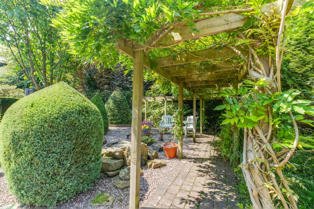 Additional image 35 of Hinderton Road, Neston