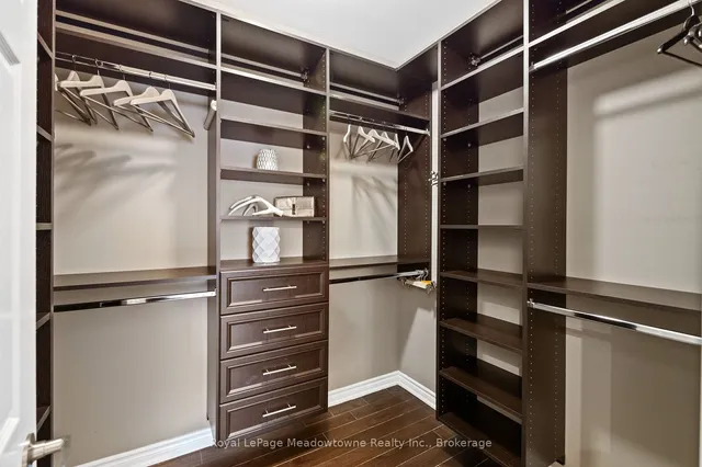 Additional image 22 of 748 Sales Crt