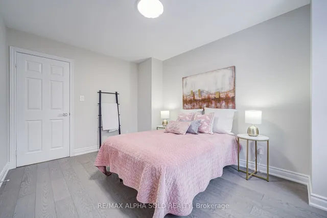 Additional image 27 of 126 Chapel Park Sq