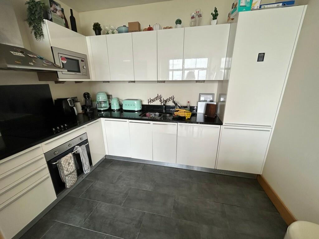 Additional image 4 of Headlands, Hayes Road, Sully, Penarth