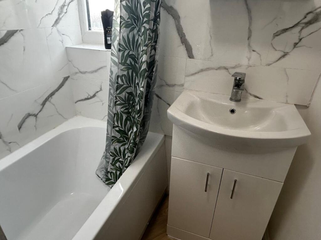 Additional image 8 of Meadview, Holmewood, Bradford, BD4