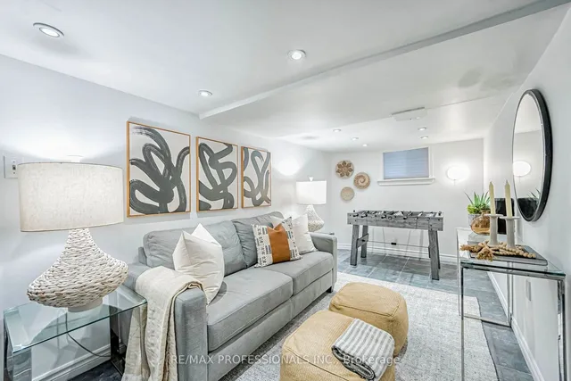 Additional image 27 of 46 Seventh St