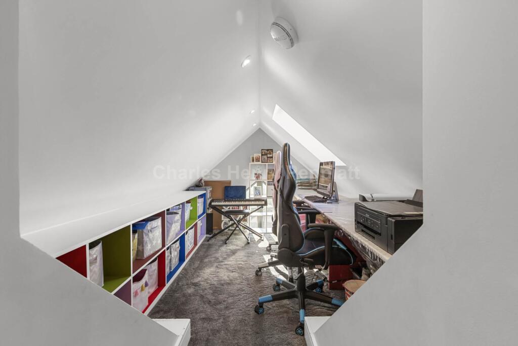 Additional image 20 of Nimrod Close, St Albans, AL4