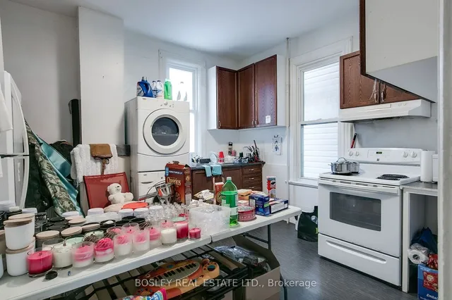 Additional image 31 of 133 Carlaw Ave