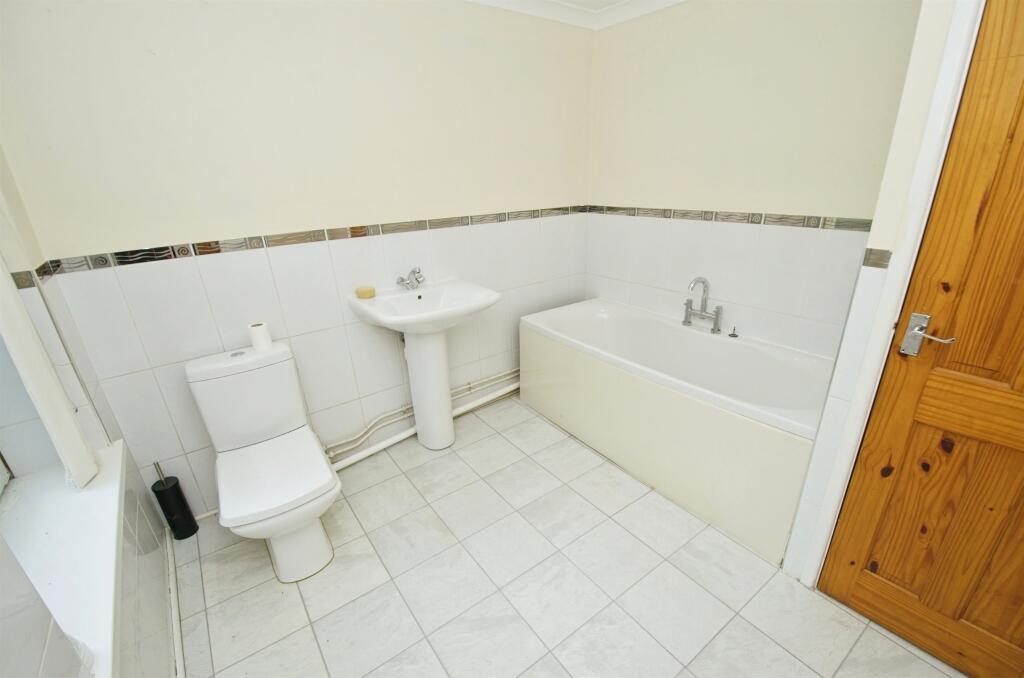 Additional image 4 of The Parade, Ferndale