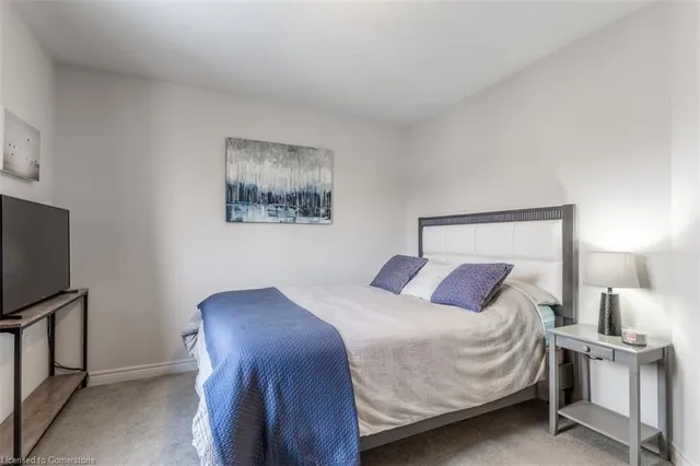 Additional image 25 of 39 Halo Street