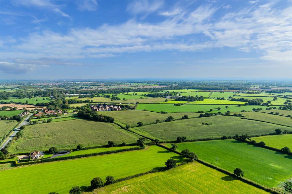 Additional image 9 of Belgrave Garden Mews, Pulford, Chester