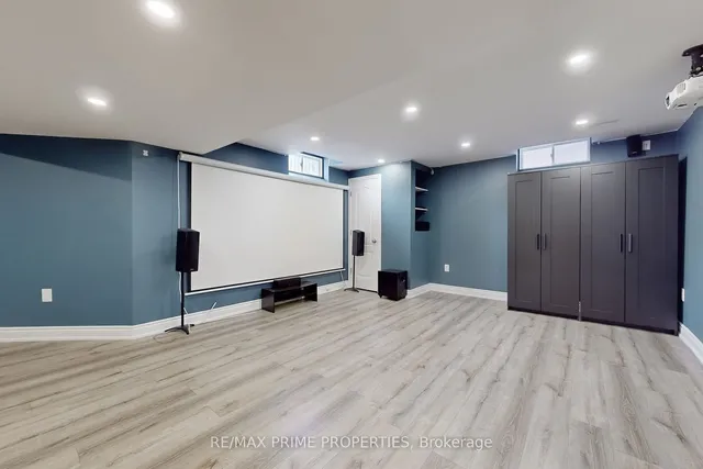 Additional image 35 of 748 CALDWELL Cres