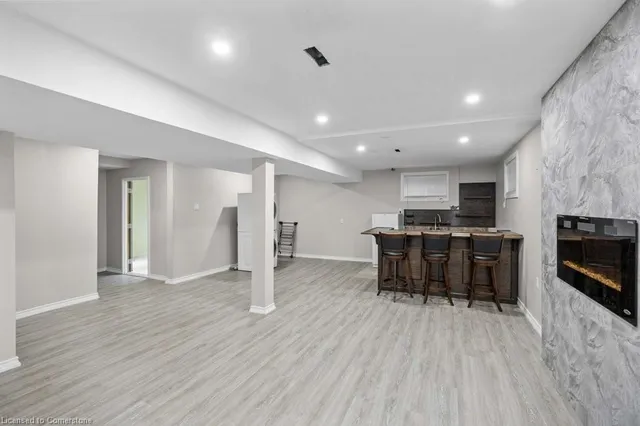 Additional image 35 of 116 Aubrey Ave