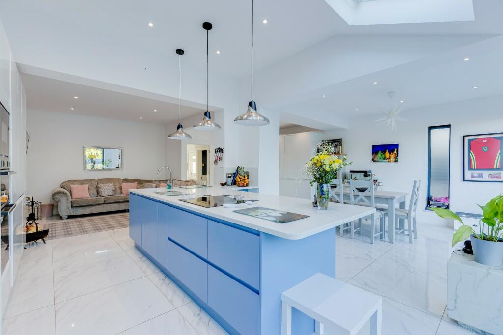 Additional image 5 of Highwalls Avenue, Dinas Powys, The Vale Of Glamorgan. CF64 4AP