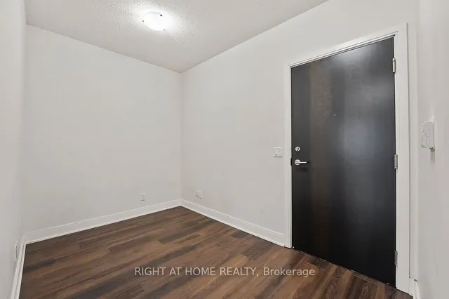 Additional image 4 of 135 Village Green Sq Unit 621