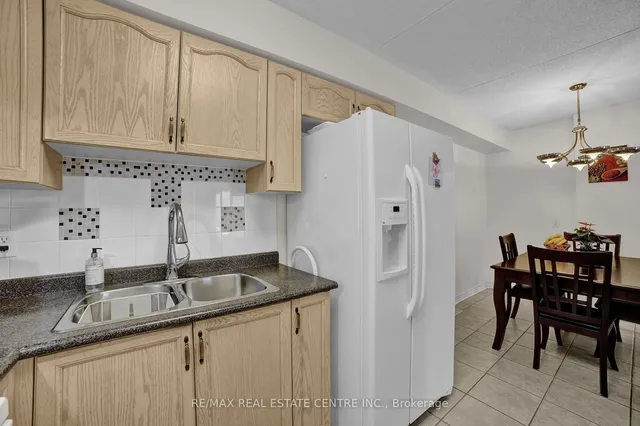 Additional image 6 of 2333 Walkers Line Unit 15