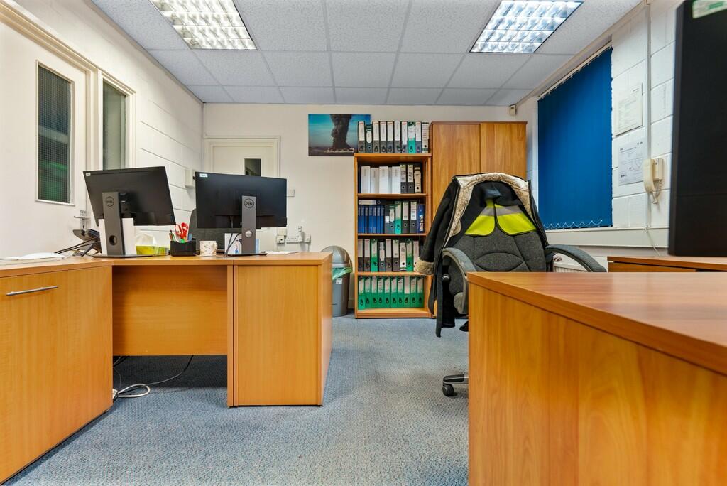 Additional image 18 of 256 Cowbridge Road East