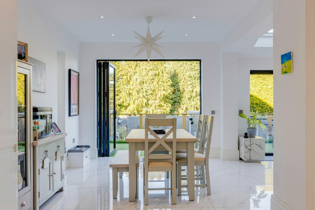 Additional image 9 of Highwalls Avenue, Dinas Powys, The Vale Of Glamorgan. CF64 4AP