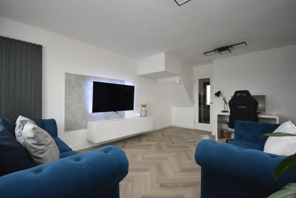 Additional image 4 of 8 Custom House Place, Penarth, CF64 1TP