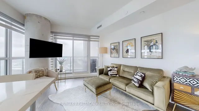 Additional image 31 of 49 East Liberty St Unit 1102