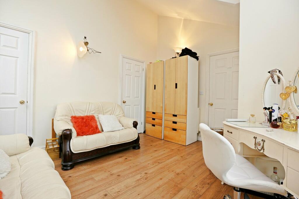 Additional image 19 of Clos Creyr, Llantwit Fardre, Pontypridd, CF38