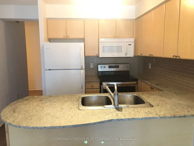 Additional image 4 of 763 Bay St Unit 911