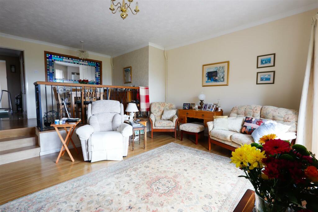 Additional image 4 of Glan-Y-Mor, Barry