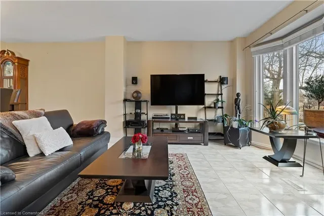 Additional image 9 of 11 Harbour Dr