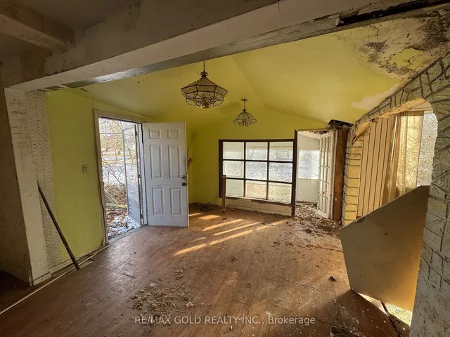 Additional image 3 of 1040 Brook View Ave
