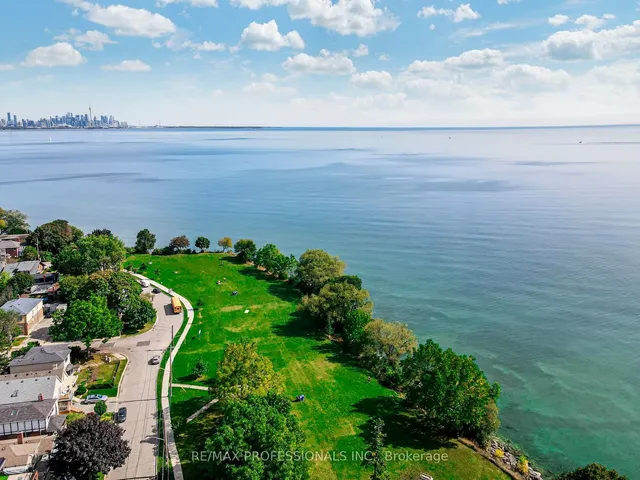 Additional image 39 of 46 Seventh St