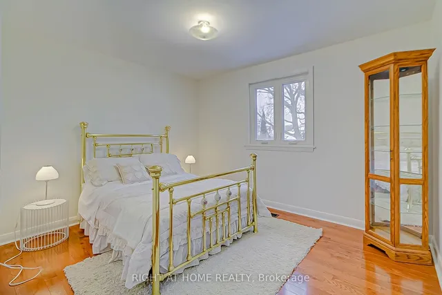 Additional image 10 of 130 Cultra Sq