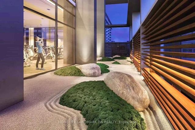 Additional image 23 of 501 Yonge St Unit 3904