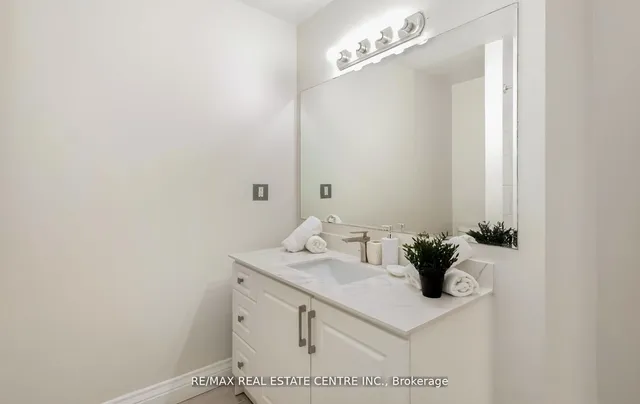 Additional image 32 of 1096 Barclay Circ