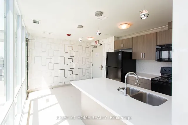 Additional image 32 of 80 Esther Lorrie Dr Unit 319