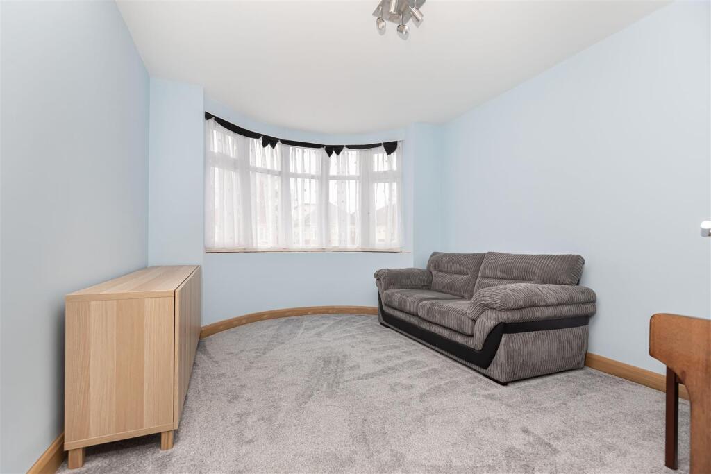 Additional image 14 of Bespoke Extended Chalet Bungalow on Cheddington Road