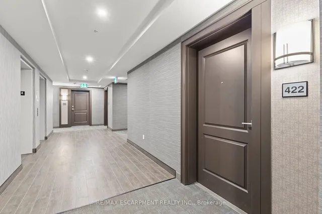 Additional image 20 of 460 Dundas St Unit 422