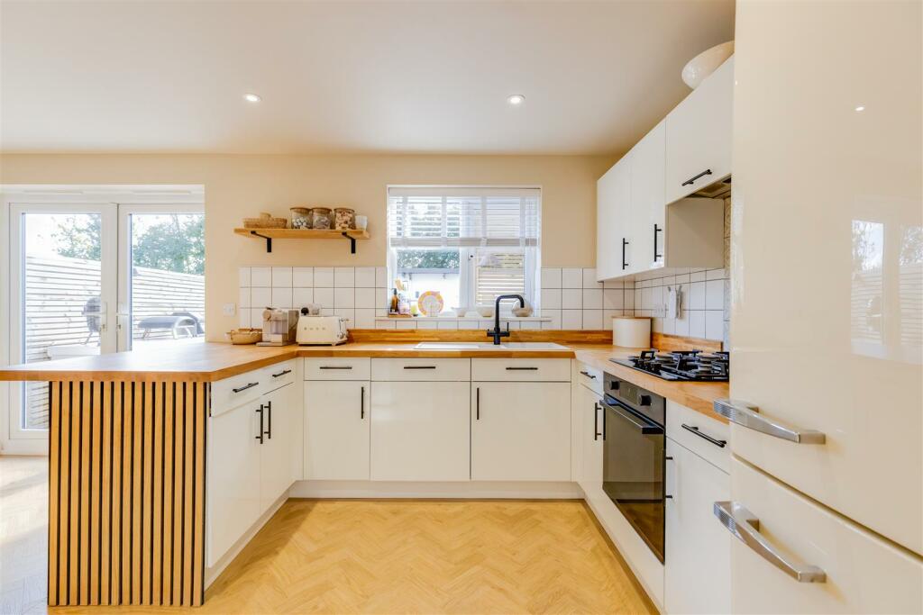 Additional image 10 of Plasnewydd Walk, Llantwit Major, Vale of Glamorgan, CF61 2YW