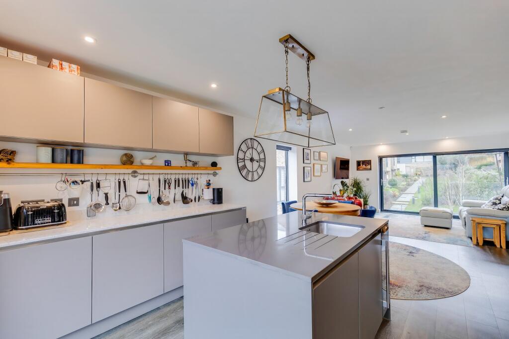 Additional image 6 of Bryneithin, St. Andrews Road, Dinas Powys, The Vale Of Glamorgan. CF64 4BL