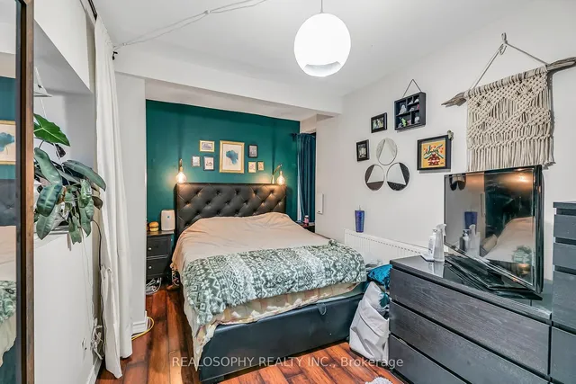 Additional image 33 of 626 Huron St