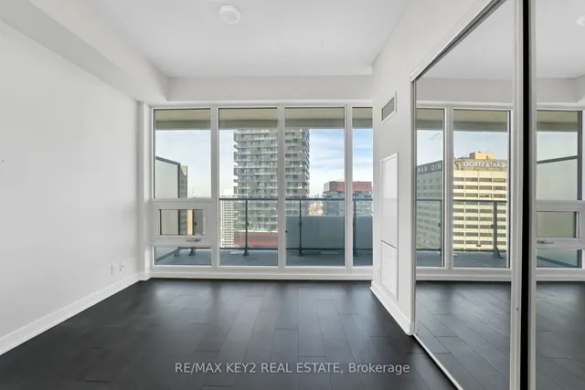 Additional image 15 of 2221 Yonge St Unit 3402