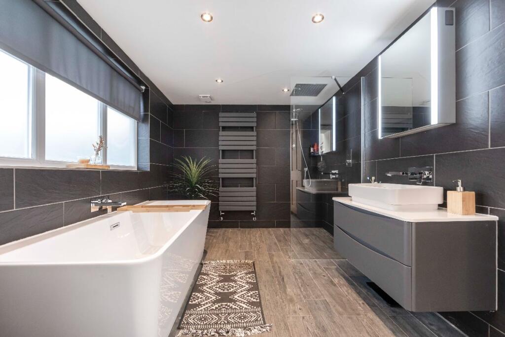 Additional image 33 of Brynyderw, Oakland Street, Bedlinog, Treharris