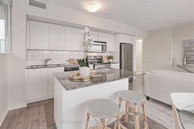 Additional image 10 of 2240 Lake Shore Blvd Unit 404