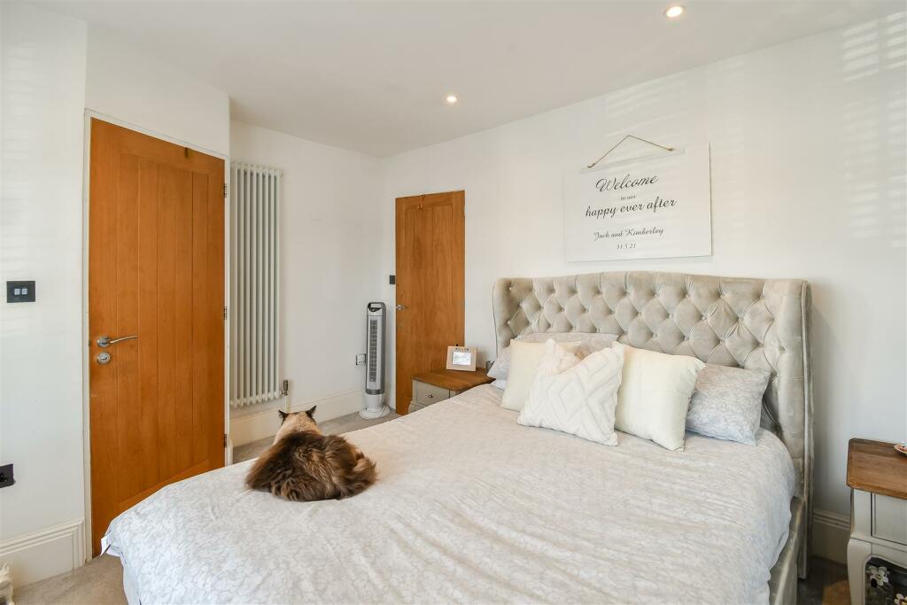 Additional image 11 of Bron Awelon, Barry