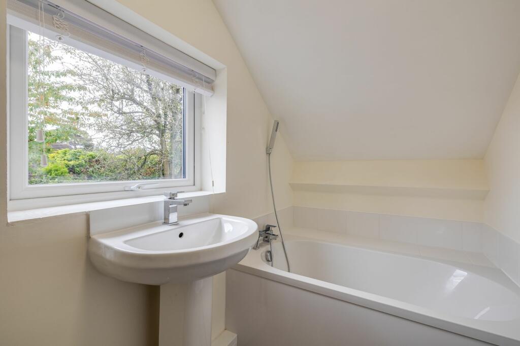 Additional image 24 of Upton Lane, Upton, CH2