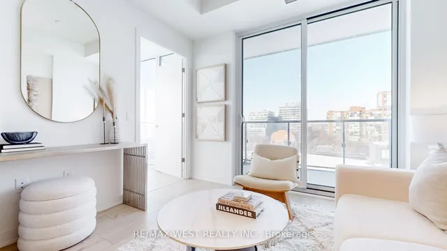 Additional image 17 of 9 Tecumseth St Unit 707